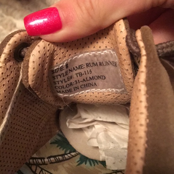 Tommy Bahama Rum Runner shoe size 8 - Picture 6 of 6